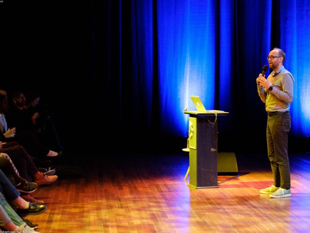 អ៉ិនអពភាសាសម្រាប់ព័ត៌មានលើកស្ទួយ